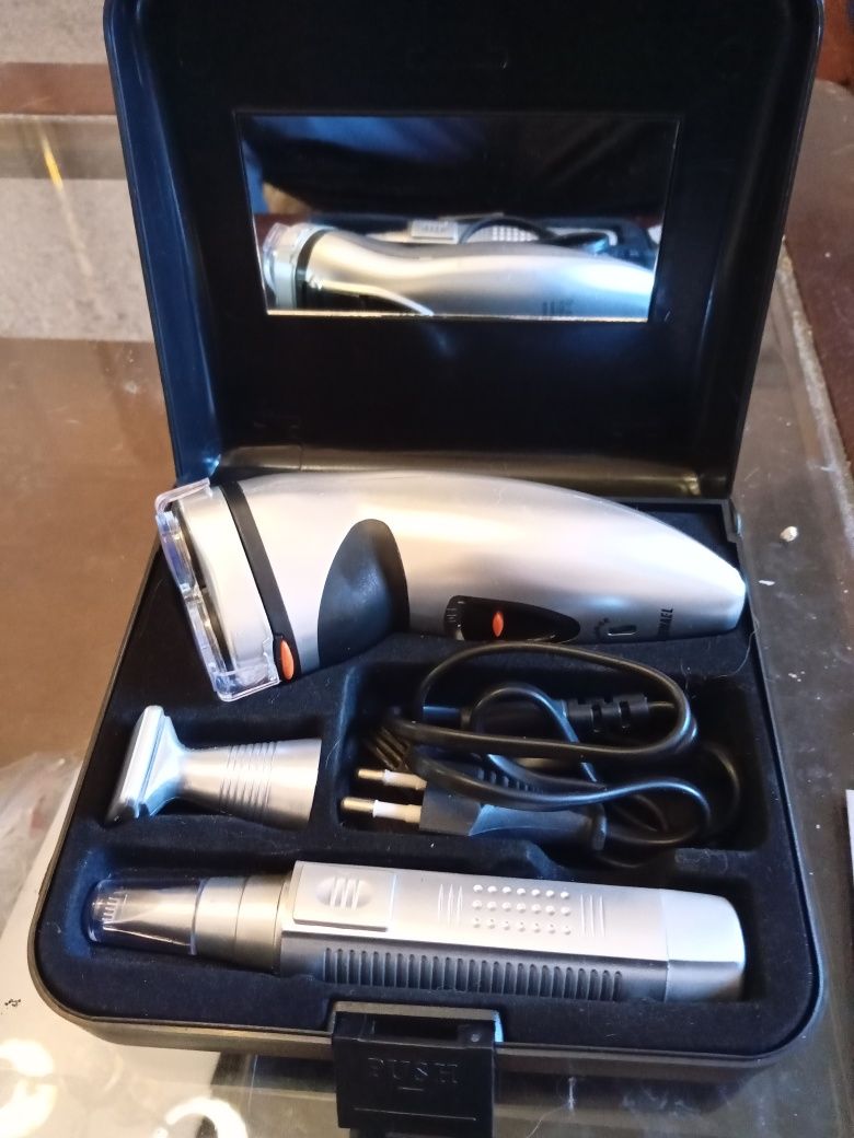 Máquina de Barbear Zowael Shave Aquagenic - Nova