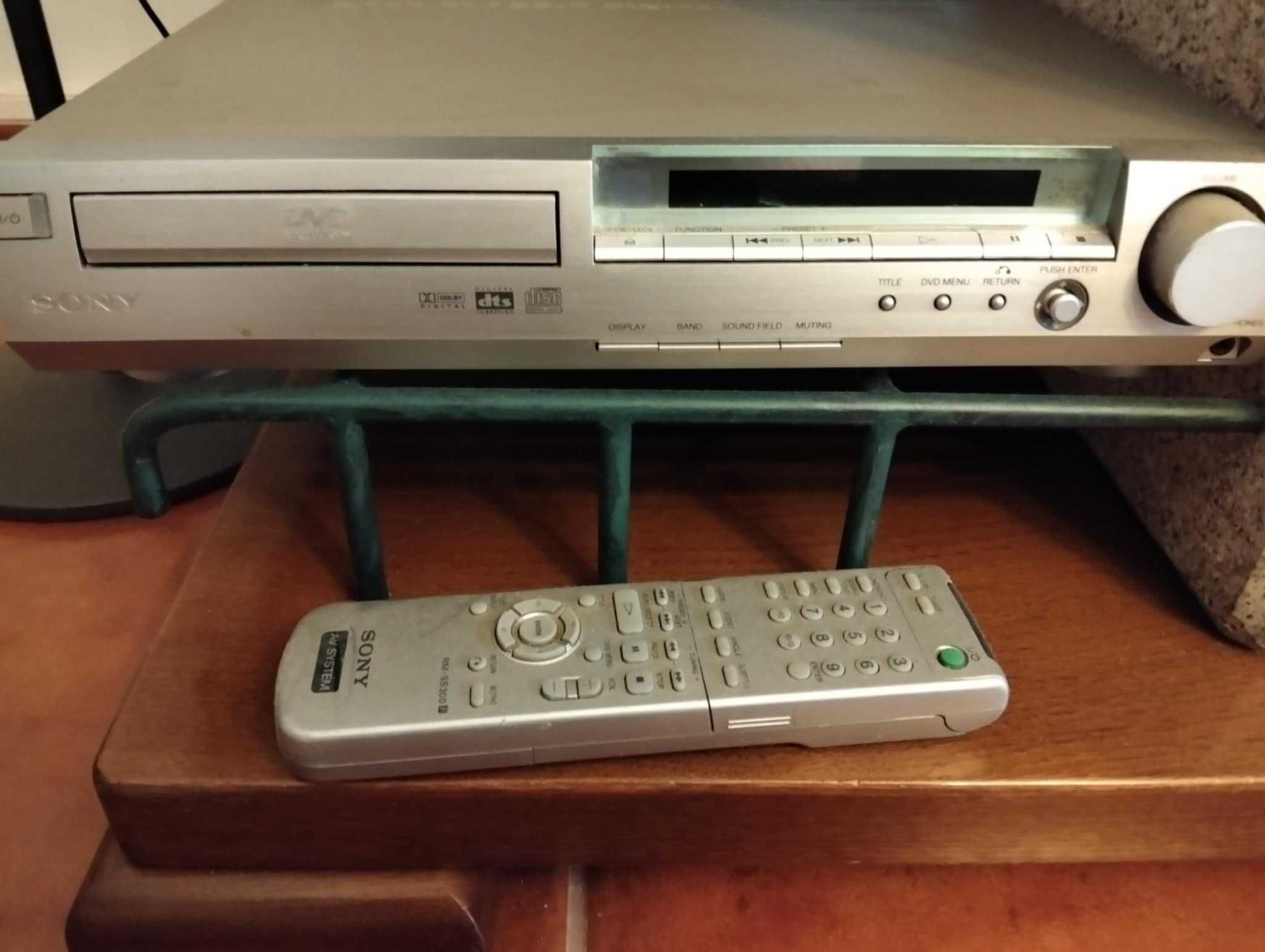 Vendo aparelho DVD e sistema surround Sony