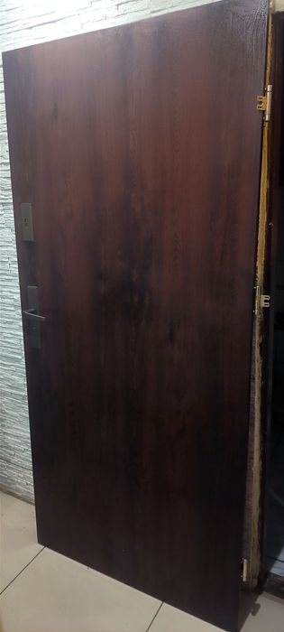 Drzwi zewnętrzne metalowe