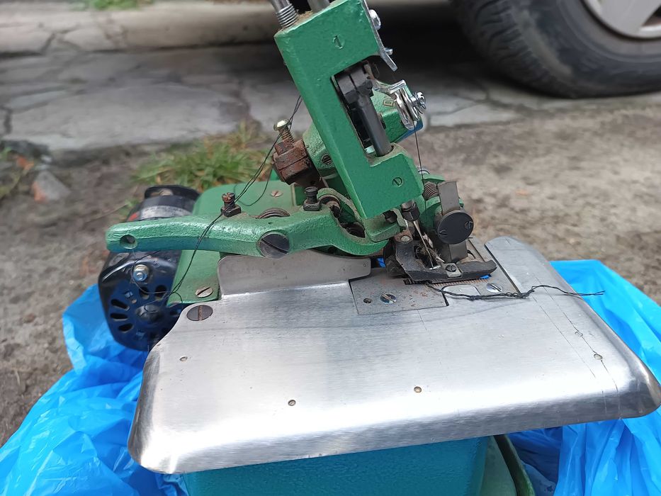 Maszyna do szycia stary OVERLOCK
