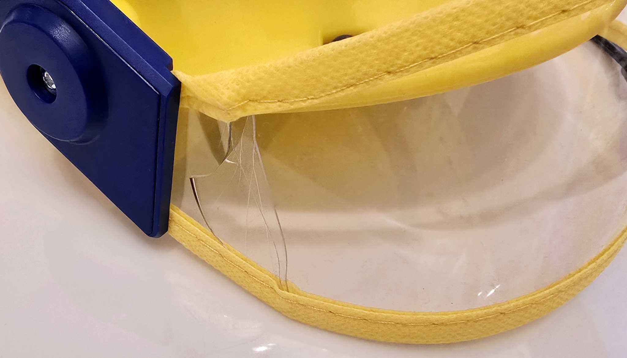 Simba Strażak Sam Kask Z Mikrofonem Żółty 23 Cm - Wada