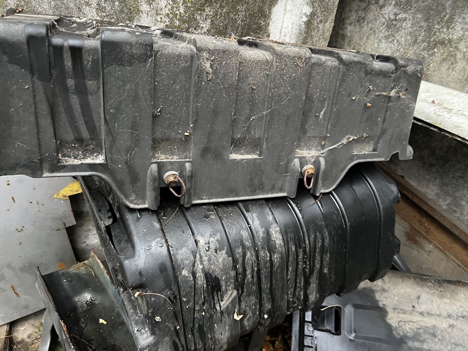 Кришка акумуляторів MAN TGA