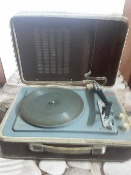 Проигрыватель Юность