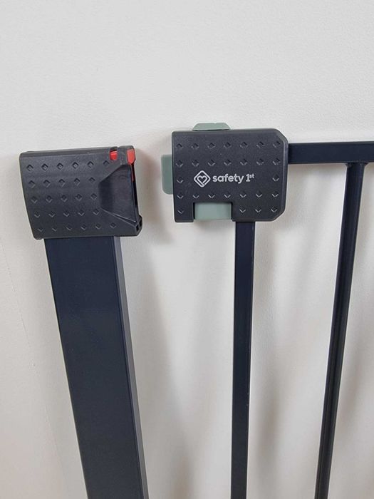 Bramka rozporowa na schody drzwi Safety 1st 73-80 cm Easy Close Metal