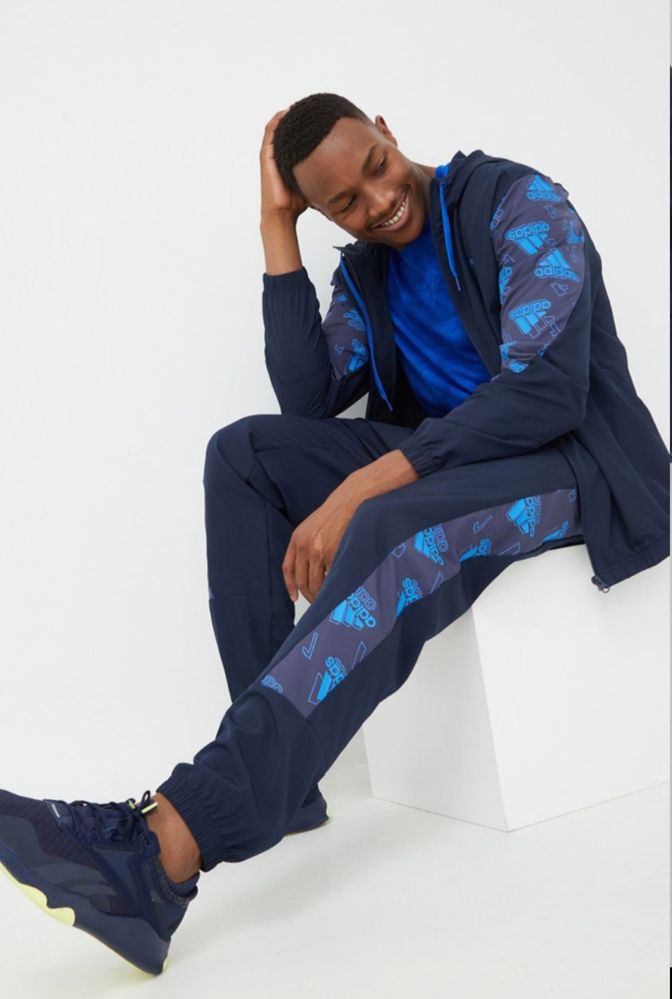 Костюм Adidas Men's Training Woven Allover Print Tracksuit. Оригінал.