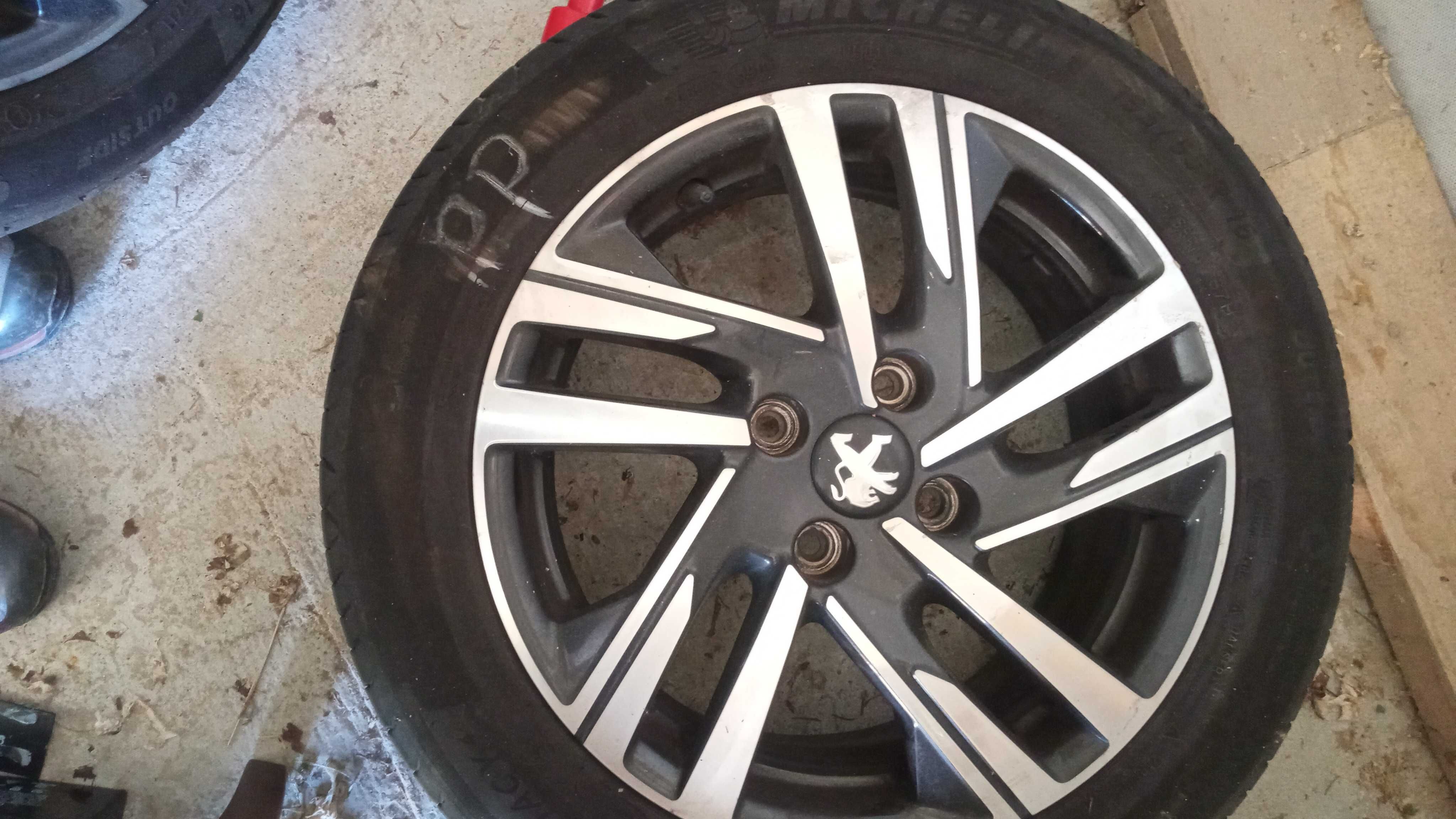 Koła Peugeot 208 OE Michelin