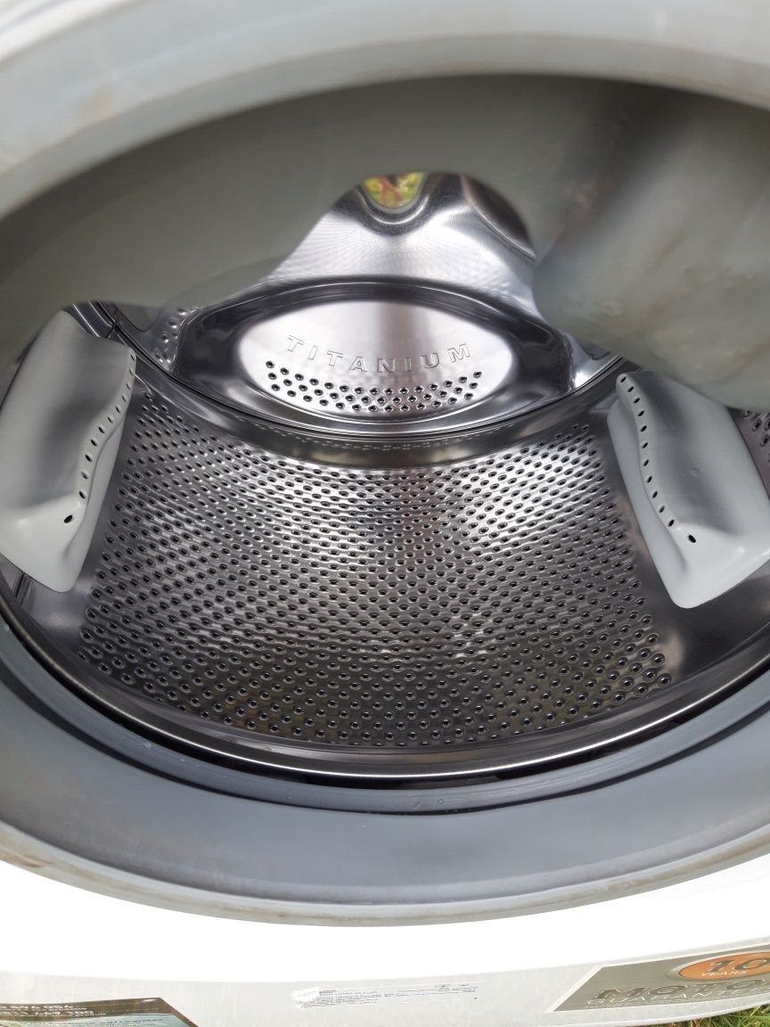 Pralko-suszarka Hotpoint Ariston 10kg. 1400 obr.stan bdb..sprawna