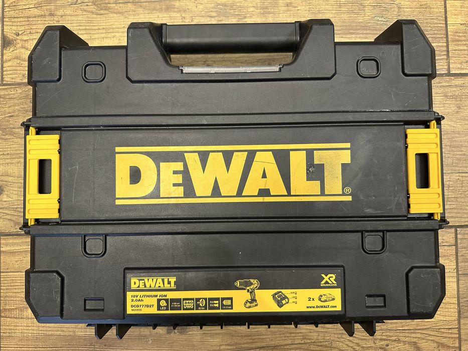Walizka transportowa DeWalt TSTak na wiertarko-wkrętarkę DCD777
