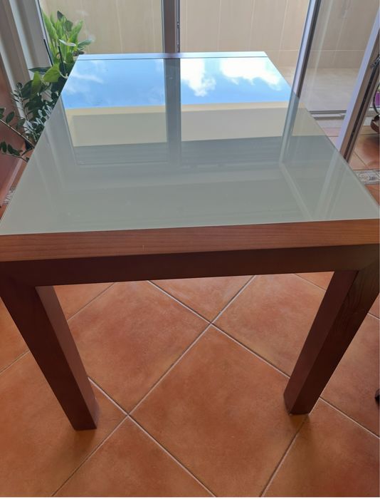 Mesa vidro e madeira