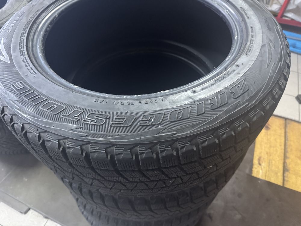 Opony Bridgestone Blizzak 235/60R18