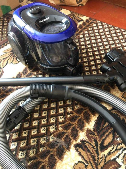 Пылесос без мешка SAMSUNG VC07M2110SB/UK