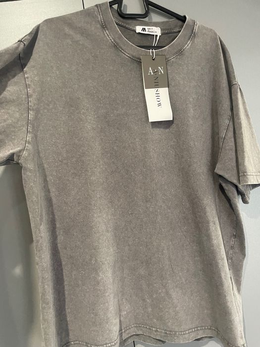 Футболка нова,трендовий колір