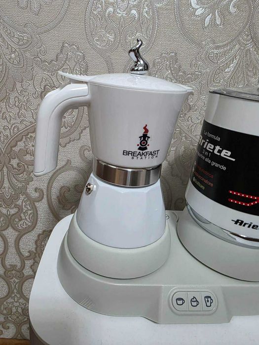 Електрична гейзерна кавоварка Ariete 1344 СТАН НОВОЇ