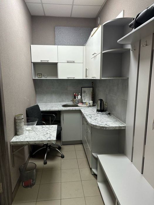 Оренда фасадного приміщення 48 м2 м-рн Пасічна