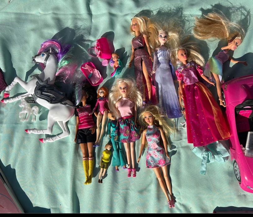 Lalki i koń dla dzieci