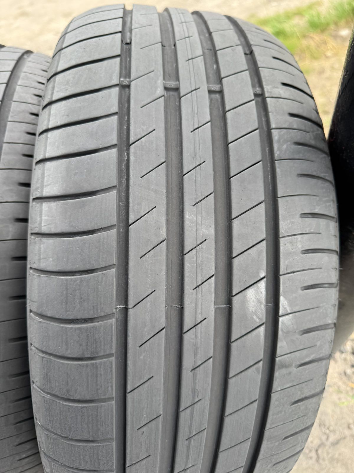 Літні шини Goodyear 225/50 R17