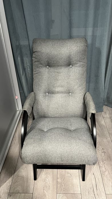 Продам кресло качалку