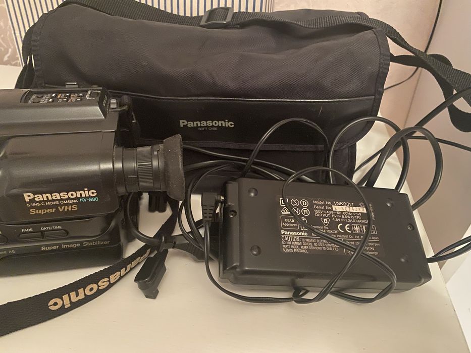 Видеокамера Panasonic Super VHS NV S 88