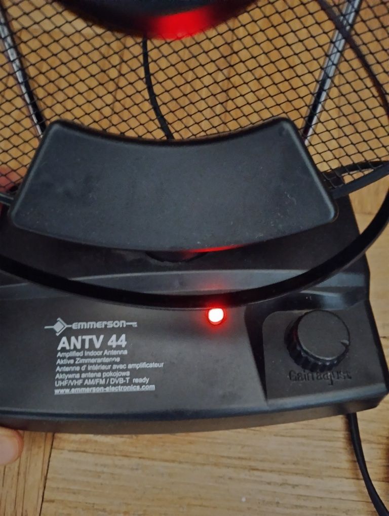 Antena pokojowa Emmerson ze wzmacniaczem sygnalu