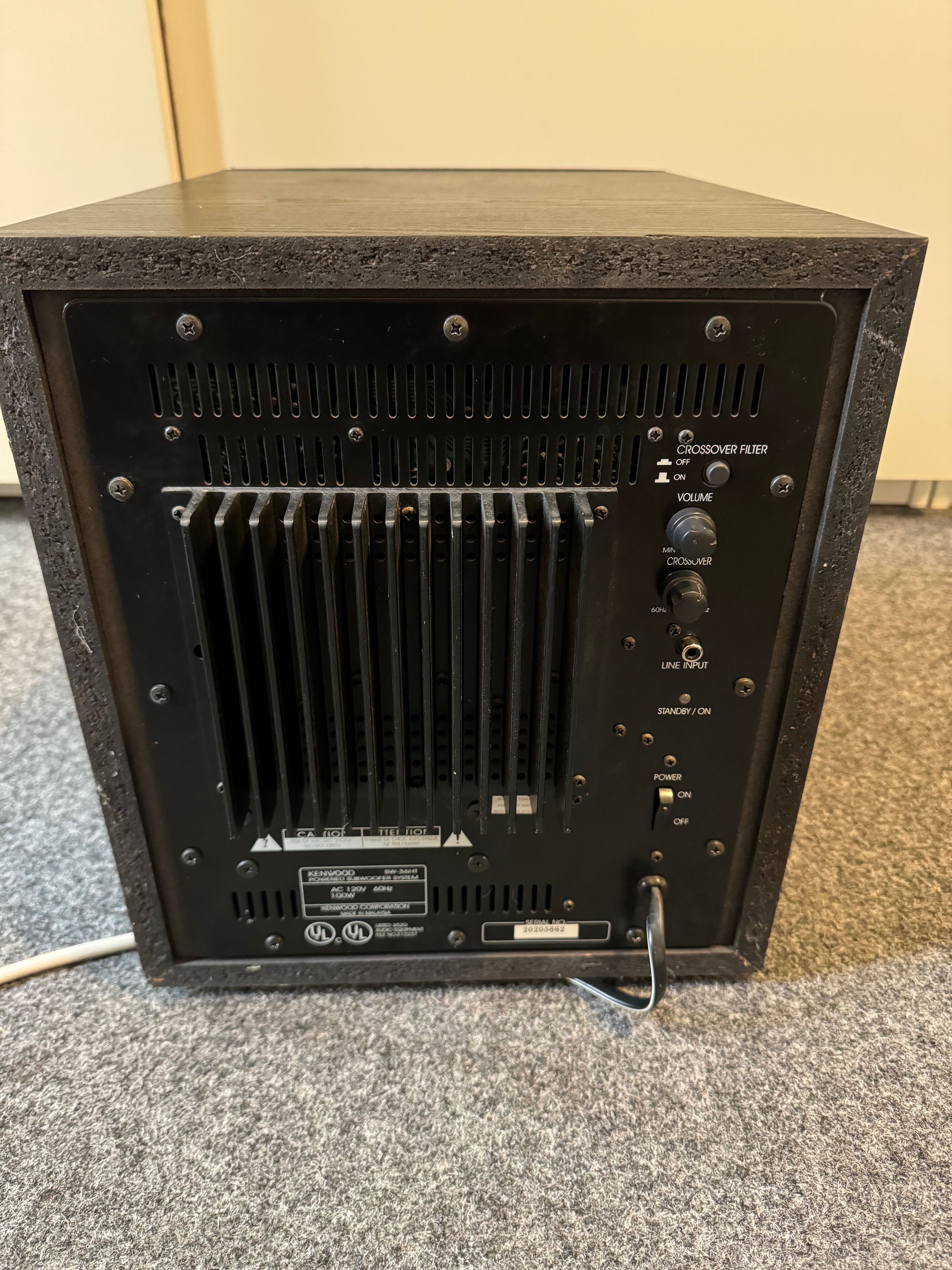 Amplituner Kenwood VR-606 z subwooferem i głośnikami