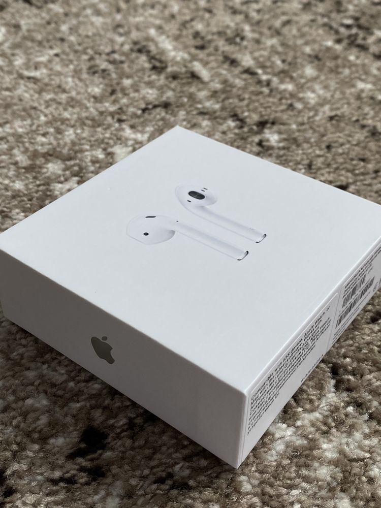 Apple AirPods 2 with charging case оригінал б/у в ідеальному стані!!!