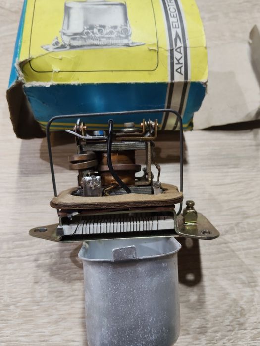 Regulator napięcia 6v 220w nowy DDR Trabant  Warburg