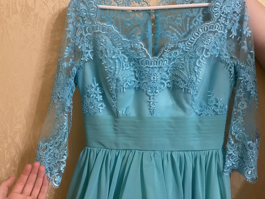 Сукня для випуску або урочистої події