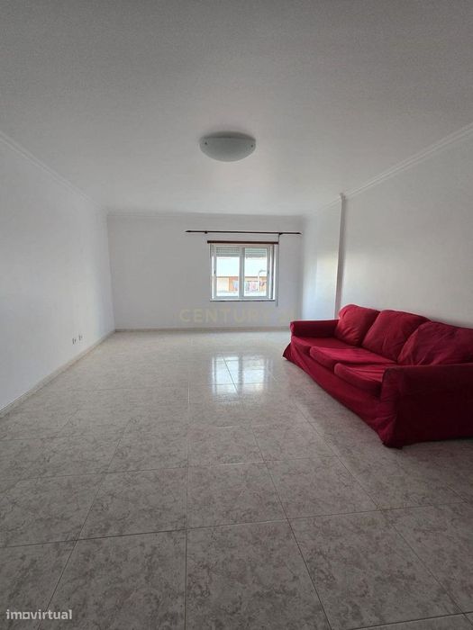 Apartamento para arrendamento em Santa Marta do Pinhal