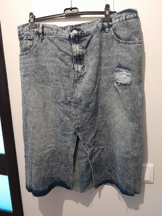 Spódnica z rozcięciem