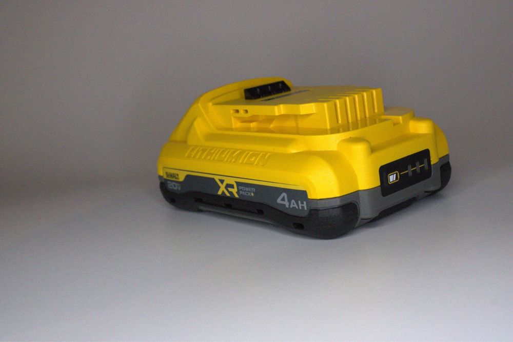 Акумулятор Dewalt PowerPack XR 18v/20v Tabless 8Ah (8000mah)