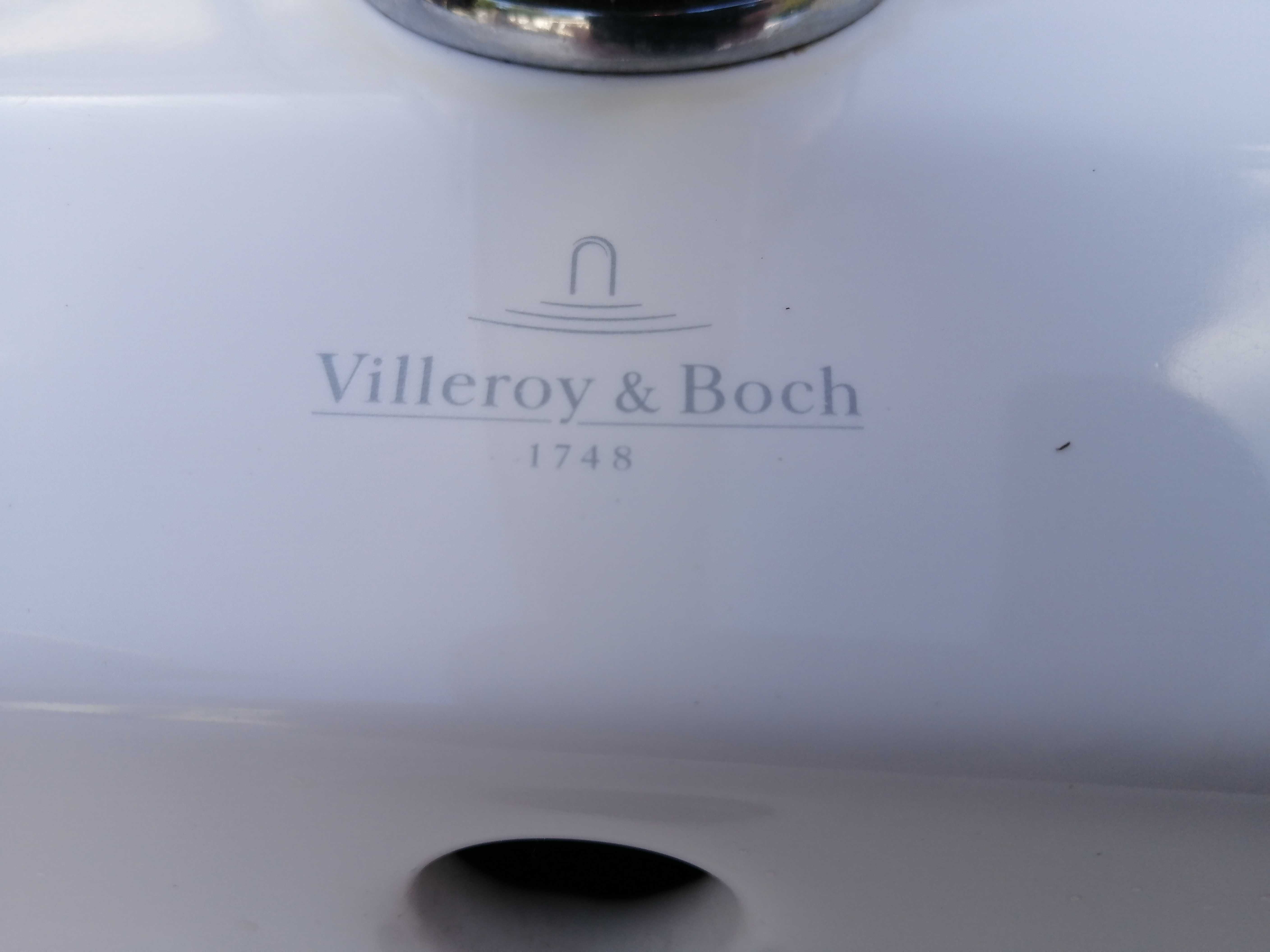 Umywalka  Villeroy & Boch z baterią, syfon i korek klik-klak
