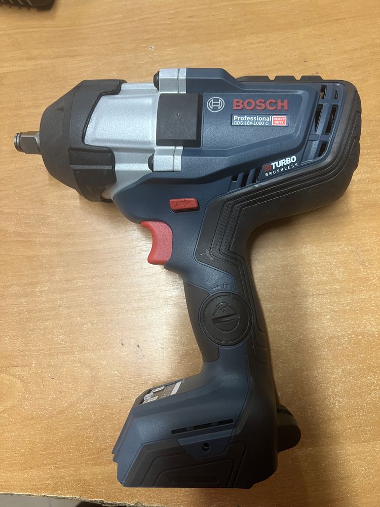 Акумуляторний гайковерт Bosch GDS 18V-1000 без АКБ та ЗП