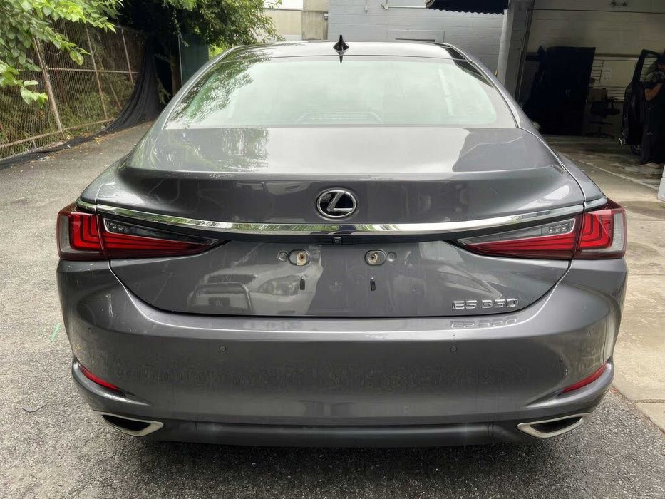 Lexus ES 350 Luxury      2019