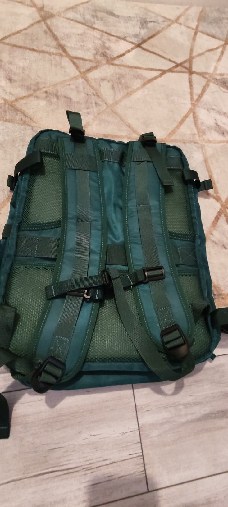 Plecak podróżny kabinowy  torba na laptop do samolotu  z kablem pojemn