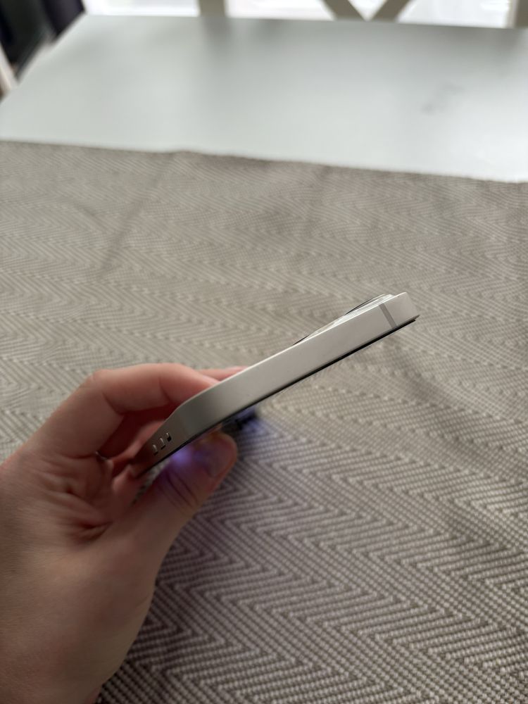 iPhone 13 biały