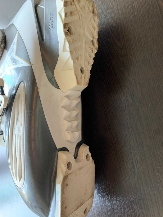 Горнолыжные ботинки Atomic Live Fit 60