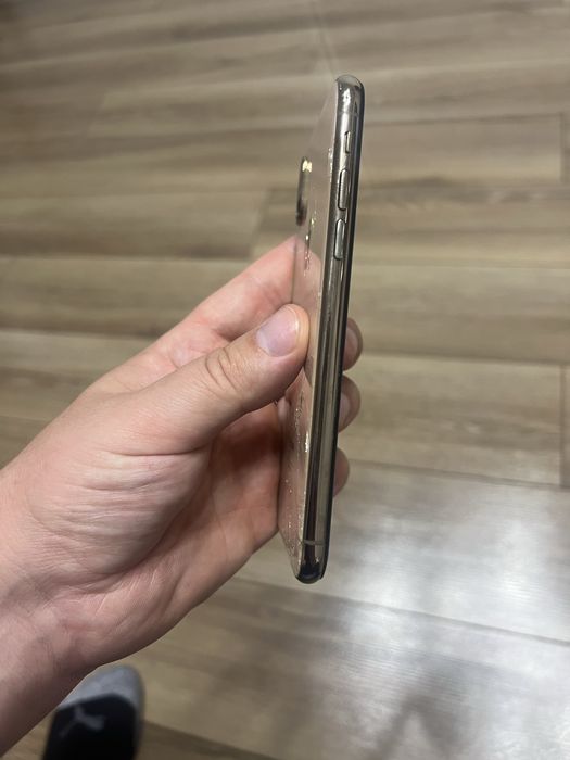 iPhone XS 64g Gold на айклауді