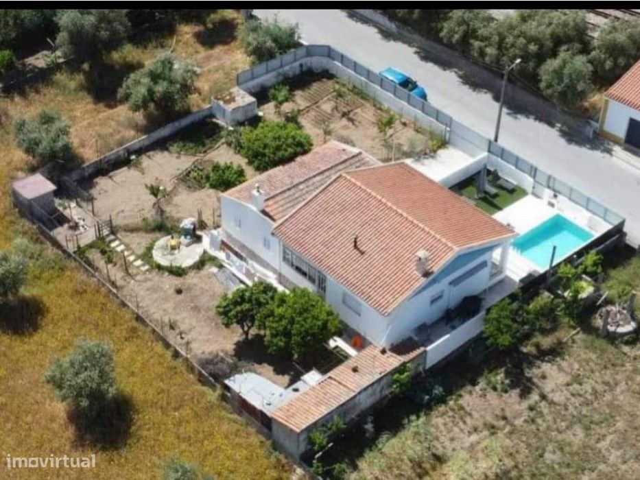 Moradia T3 com garagem e piscina em Beirã, junto a Marvão