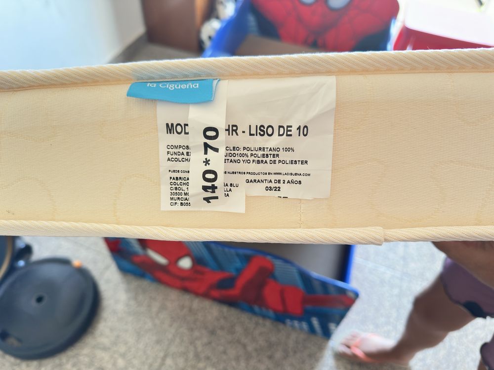 Cama Infantil Spider-Man com luz, colchão, mesinhas e gavetas