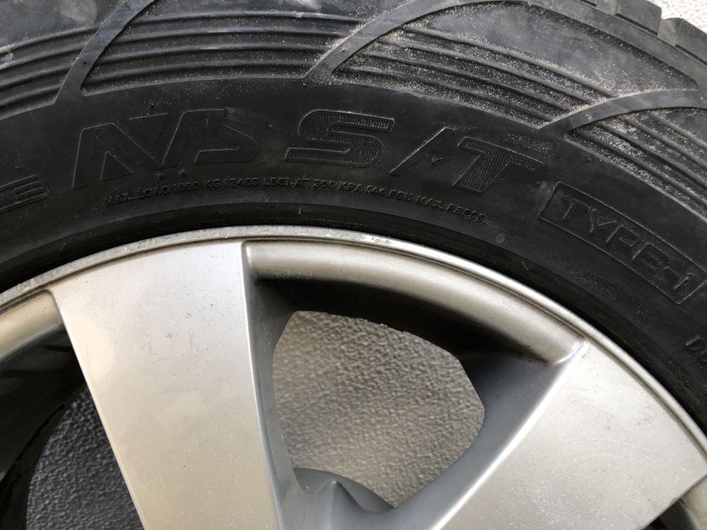 Jantes com pneus 285/60 R17