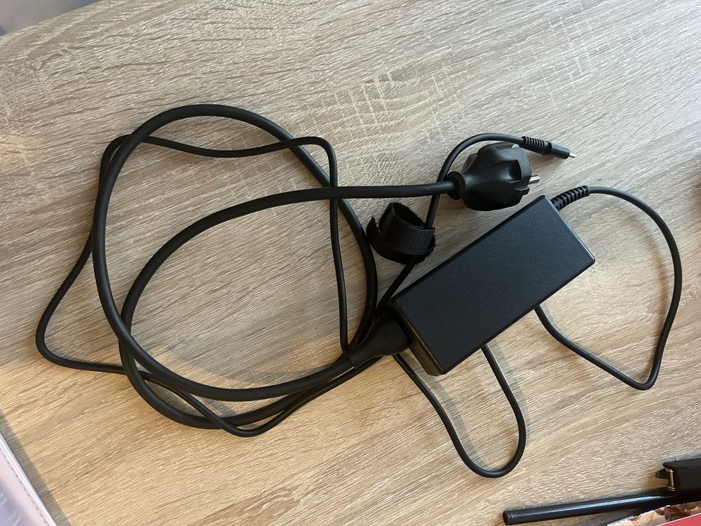 Laptop HP G8 z ładowarką