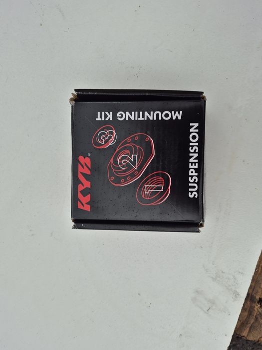 Zestaw naprawczy mocowania amortyzatora KYB SM1714