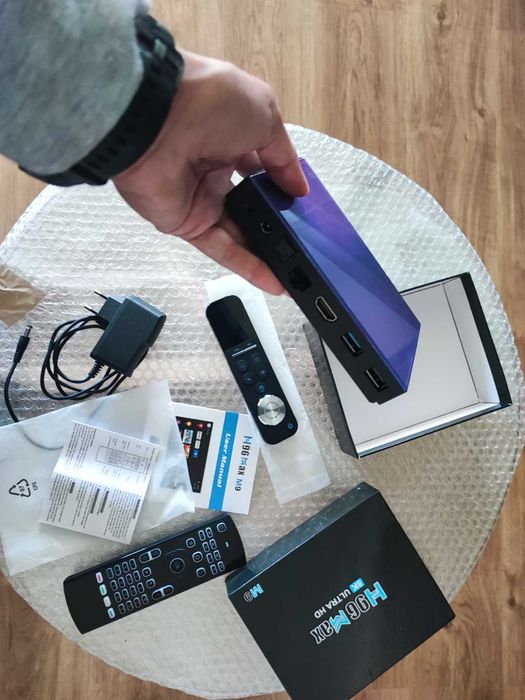 TV Box Android H96 MAX M9-8GB RAM 128 ROM WiFi 6 Android 14 8-core CPU