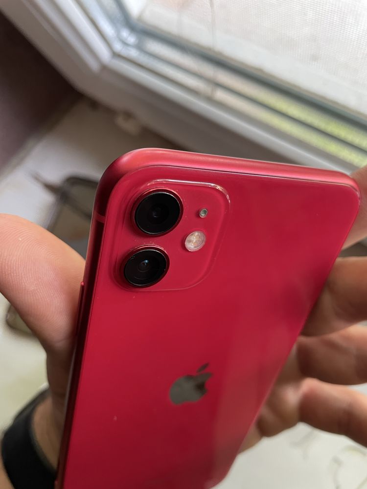 Айфон 11 на 256гб iPhone
