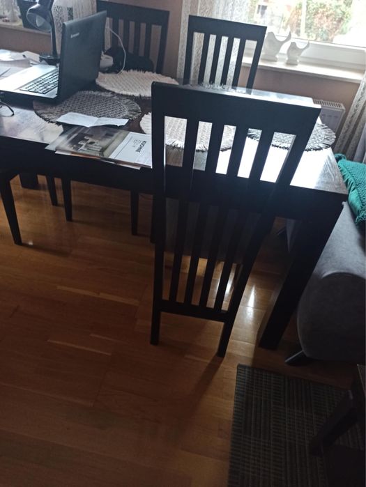 Zestaw stół i krzesła