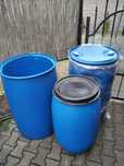 Beczki plastikowe 220 i 120 l 100 zł