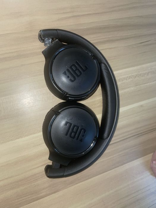 Наушники jbl 500 bt, сломаный шарнир
