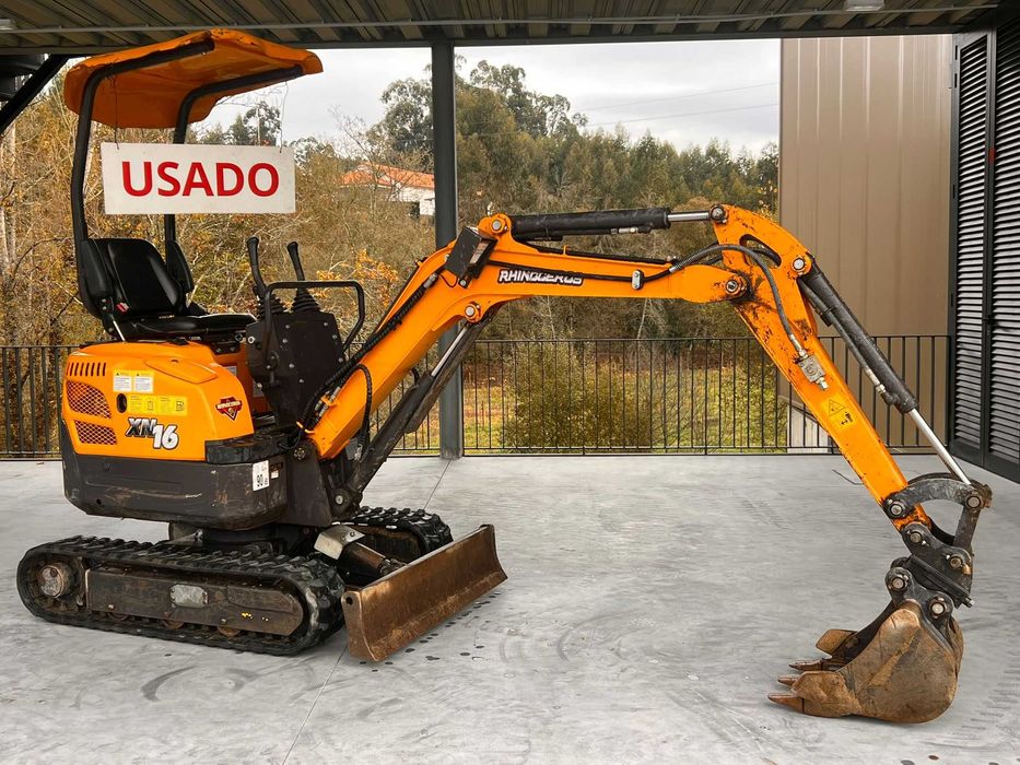 MINI GIRATORIA USADA 1500KG RHINOCEROS MOTOR KUBOTA