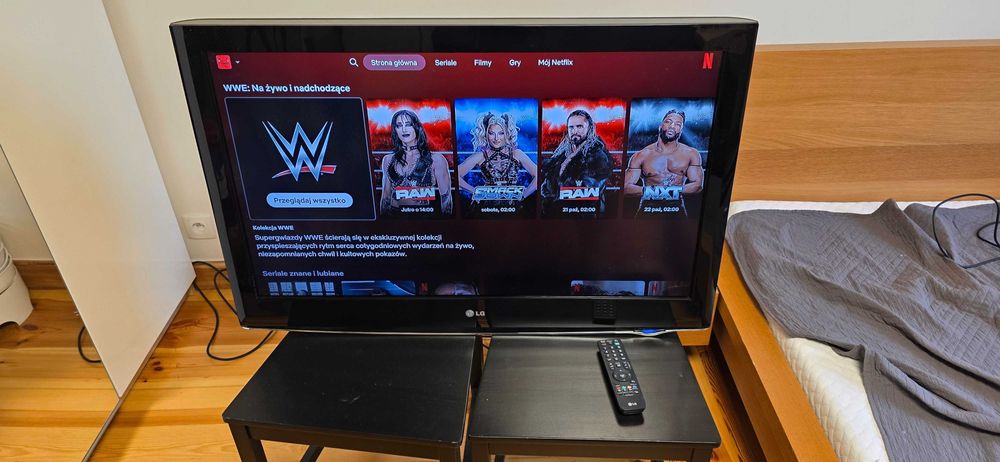 Telewizor 37 cali LG FullHD + wieszak na ścianę
