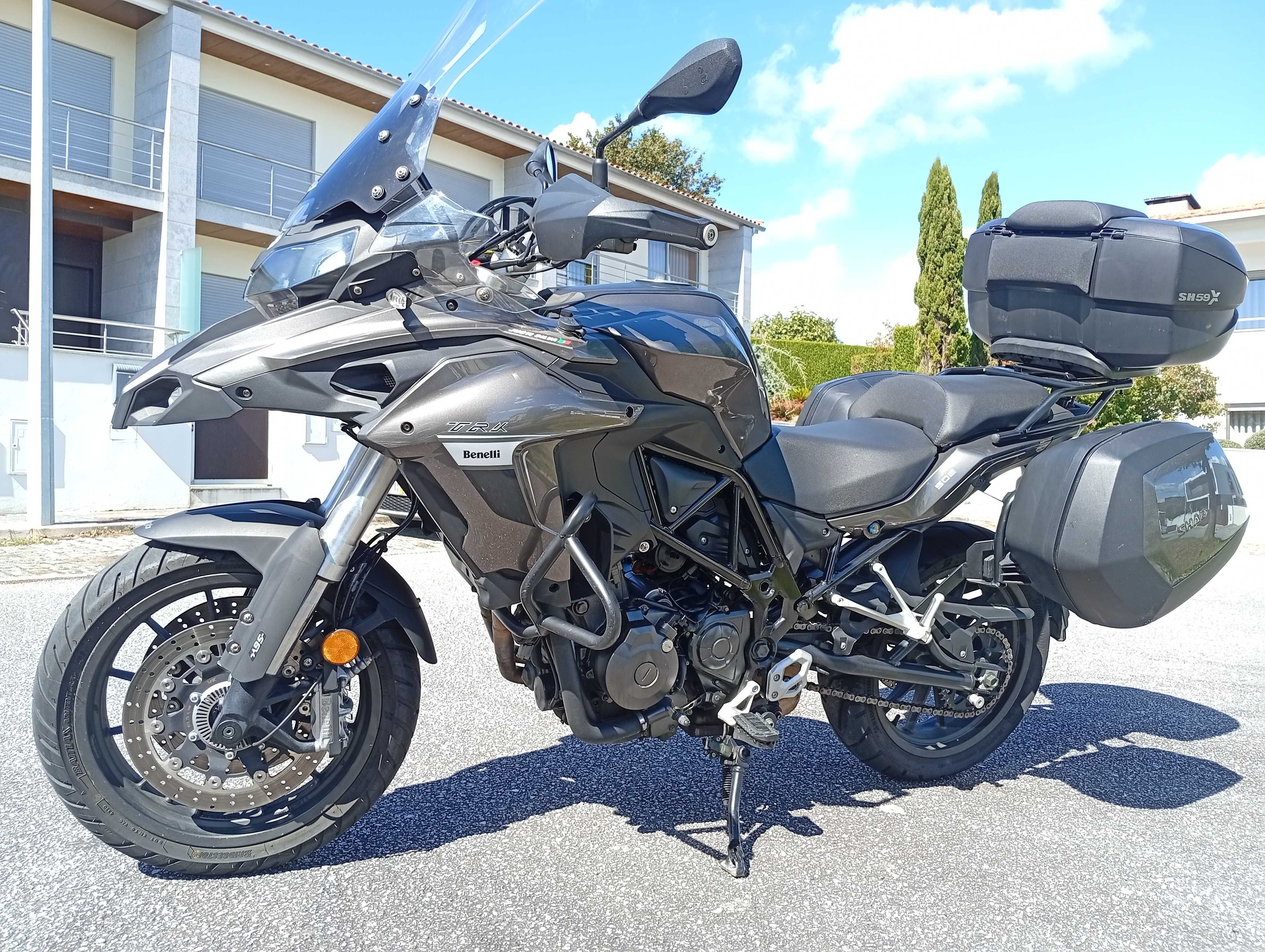 Benelli TRK 502 sem acidentes